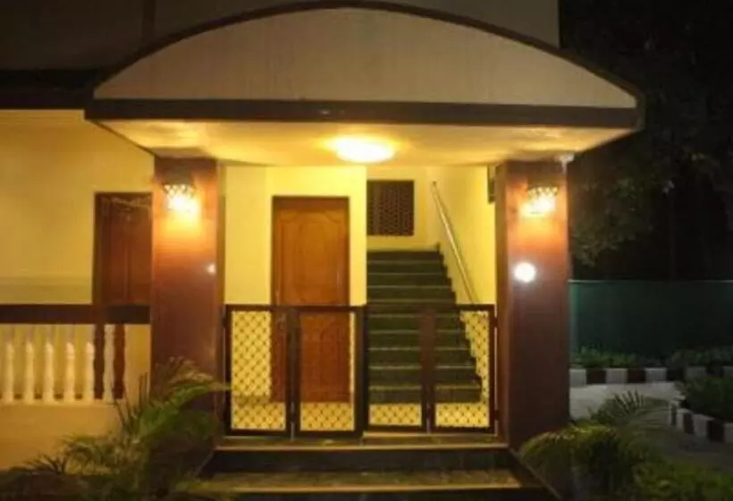 Hotelli Madhuvan Farm Cottage