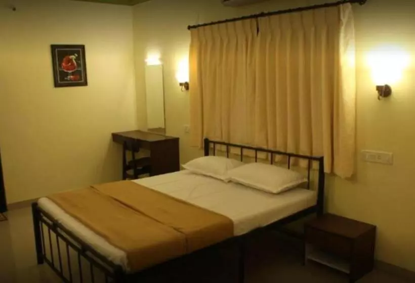 Hotelli Madhuvan Farm Cottage