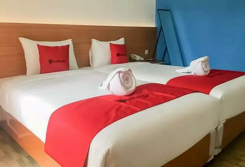 Hotelli Reddoorz Near Jawa Timur Park 2