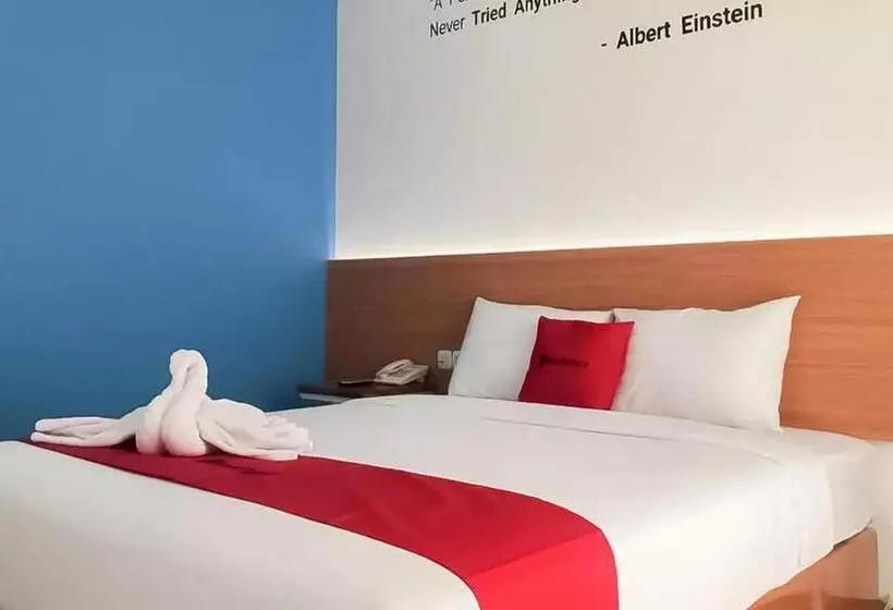 Hotelli Reddoorz Near Jawa Timur Park 2