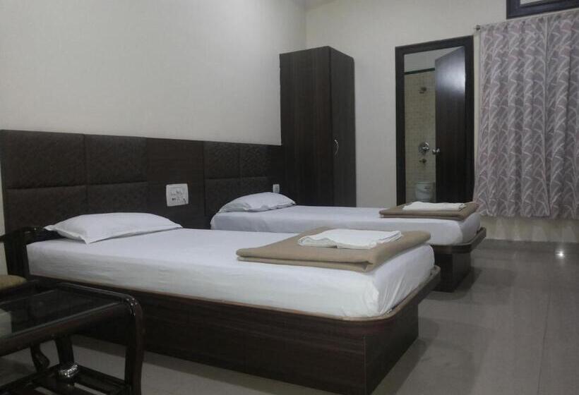 Hotel Saket Heritage