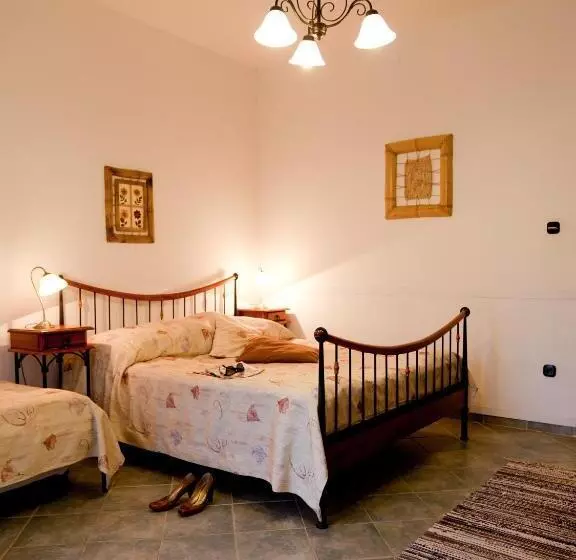 ホテル Somogy Kertje üdülőfalu és étterem