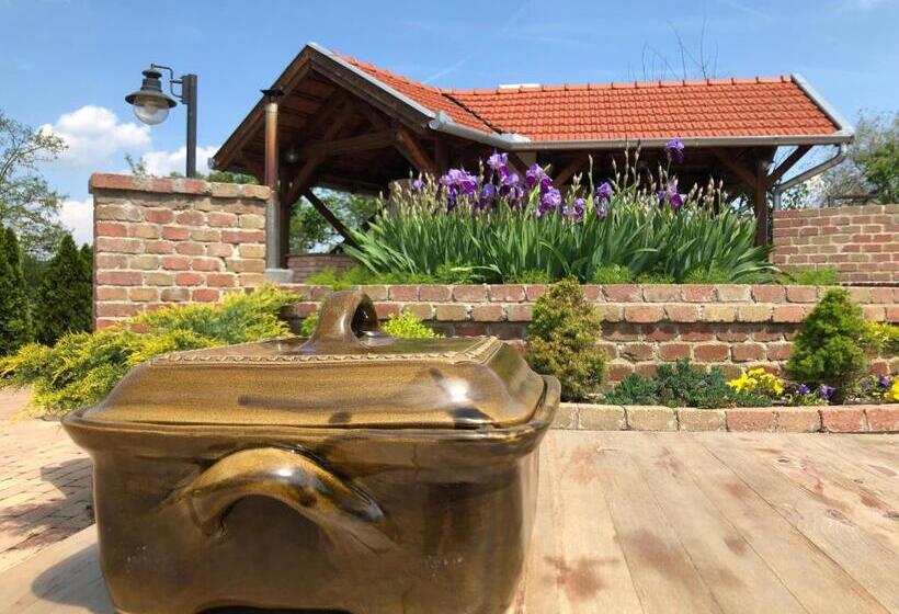 Пансион Fogadó A Suttogóhoz