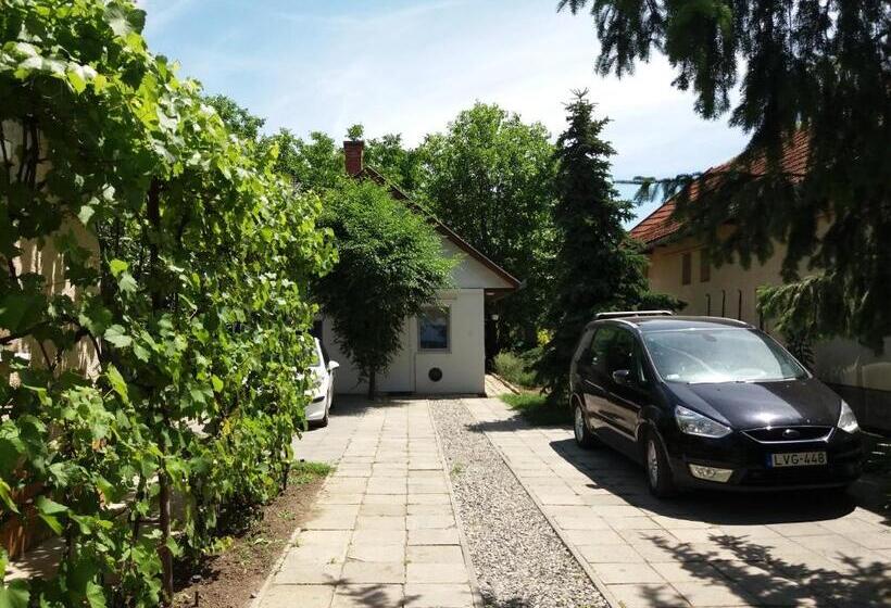 Пансион Kultúrélet Vendégháza