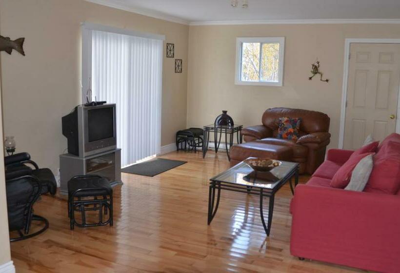 אתר נופש Sea Parrot Ocean View Manor