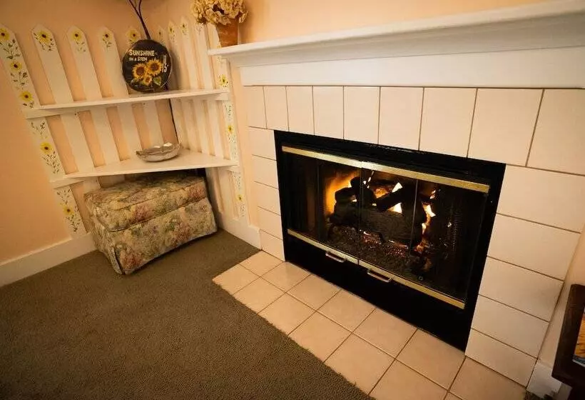 Garden Grove Inn Bed And Breakfast