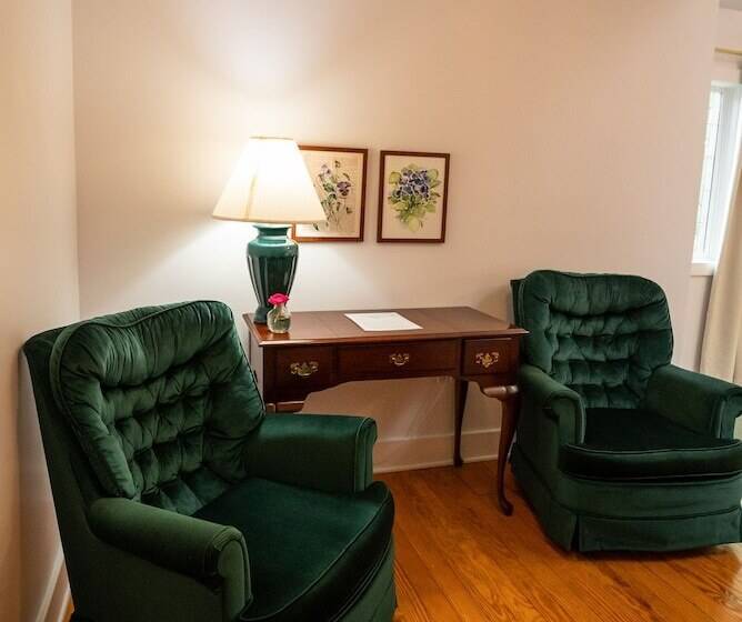 Garden Grove Inn Bed And Breakfast