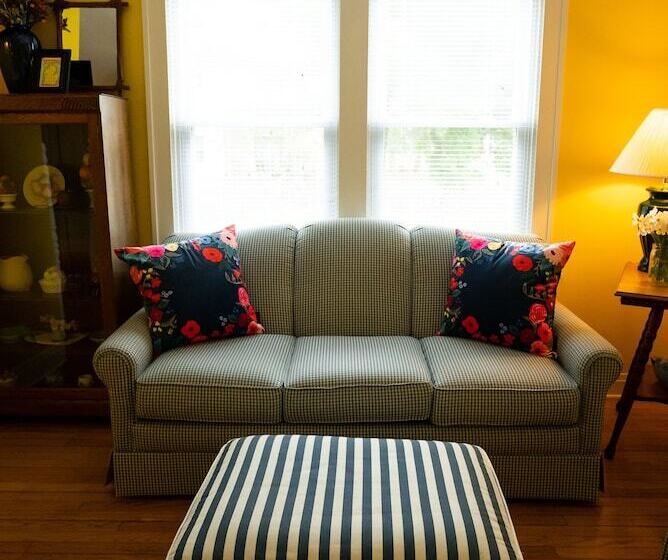 Garden Grove Inn Bed And Breakfast