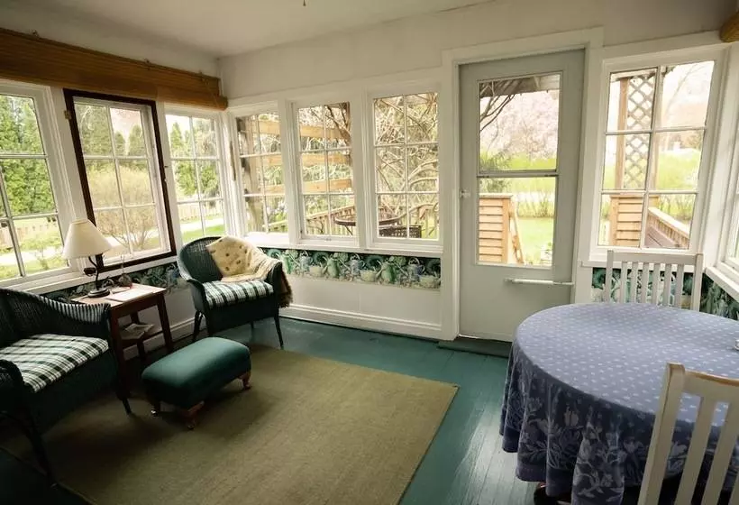 Garden Grove Inn Bed And Breakfast