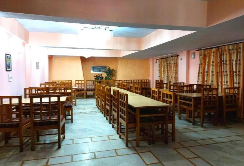 هتل Goroomgo Radha Continental Nainital Near Naini Lake Excellent Customer Service