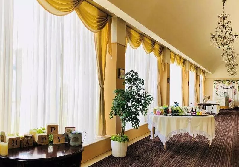 Hotelli Grand Plaza Urashima