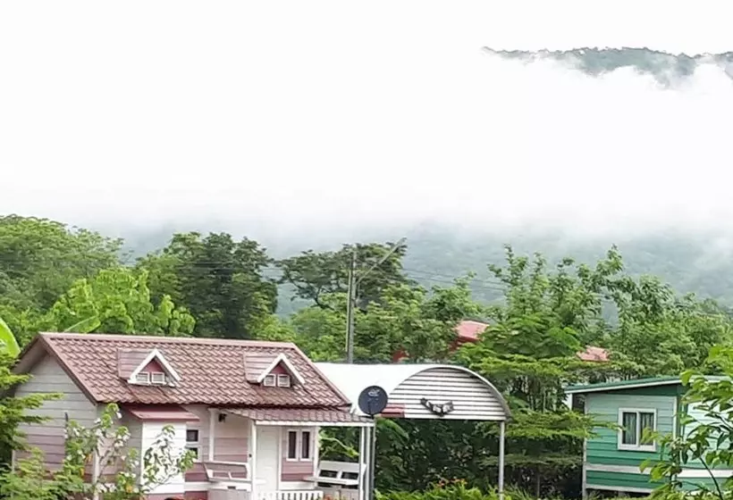 ホテル Phutawan Resort  Nong Bua Lam Phu