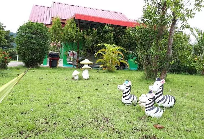 ホテル Phutawan Resort  Nong Bua Lam Phu