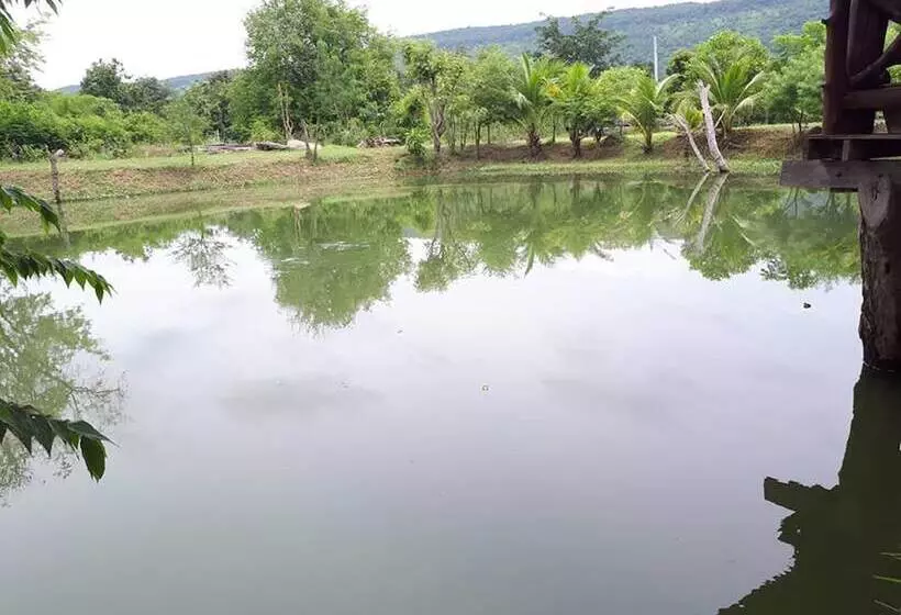 ホテル Phutawan Resort  Nong Bua Lam Phu