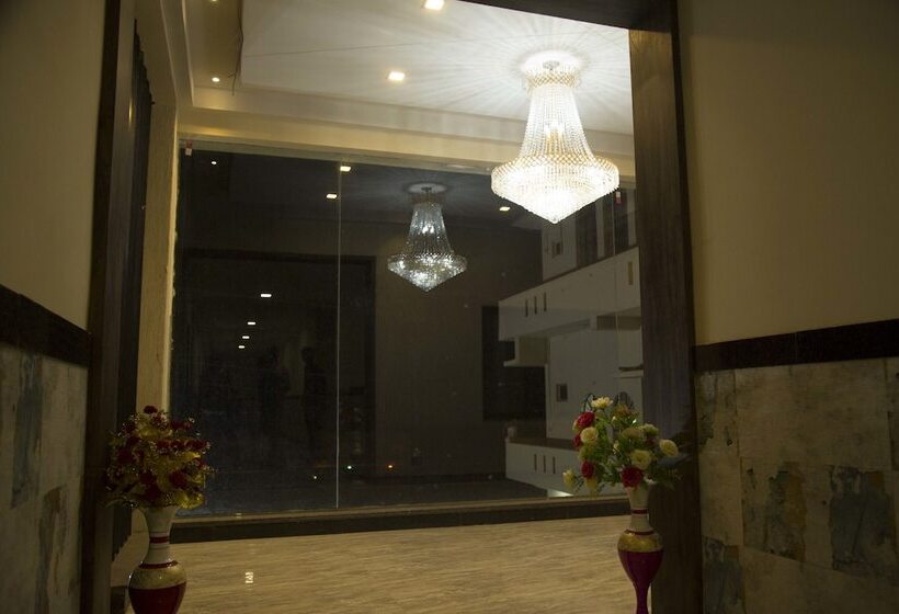 Отель The Mewar