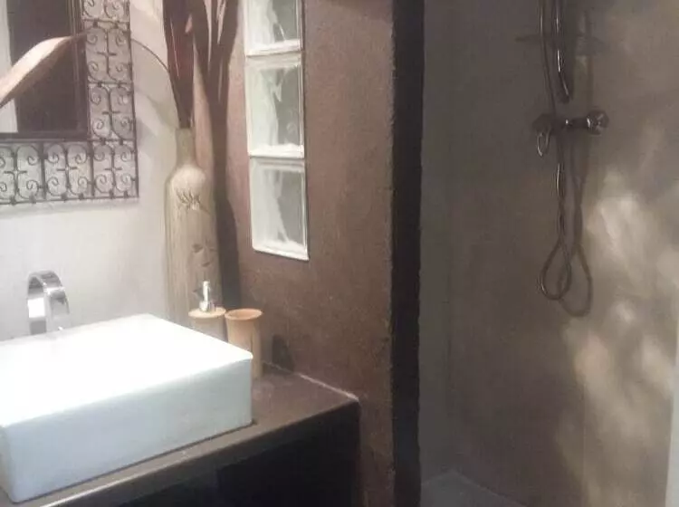 ベッドアンドブレックファースト Chambres D Hôtes La Boissière
