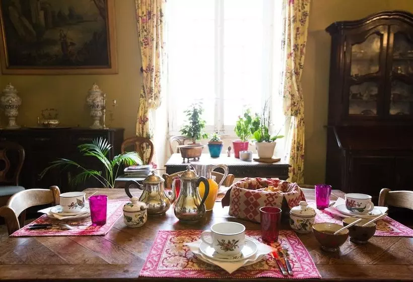 Aamiaismajoitus (B&B) Château Des Arras