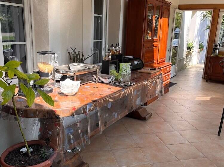 مبيت وإفطار Le Petit Manoir