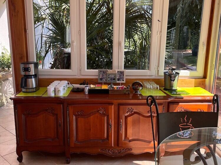 مبيت وإفطار Le Petit Manoir