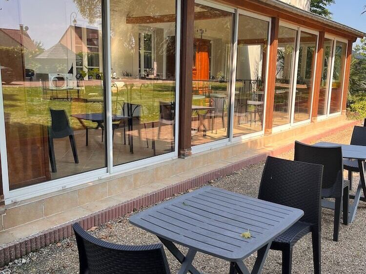 مبيت وإفطار Le Petit Manoir