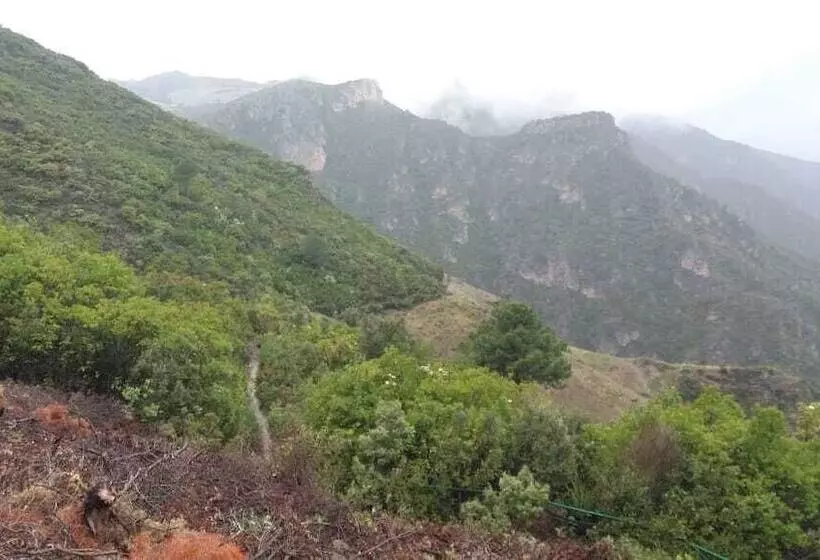 مسافرخانه Maison D Out Parc Akchour