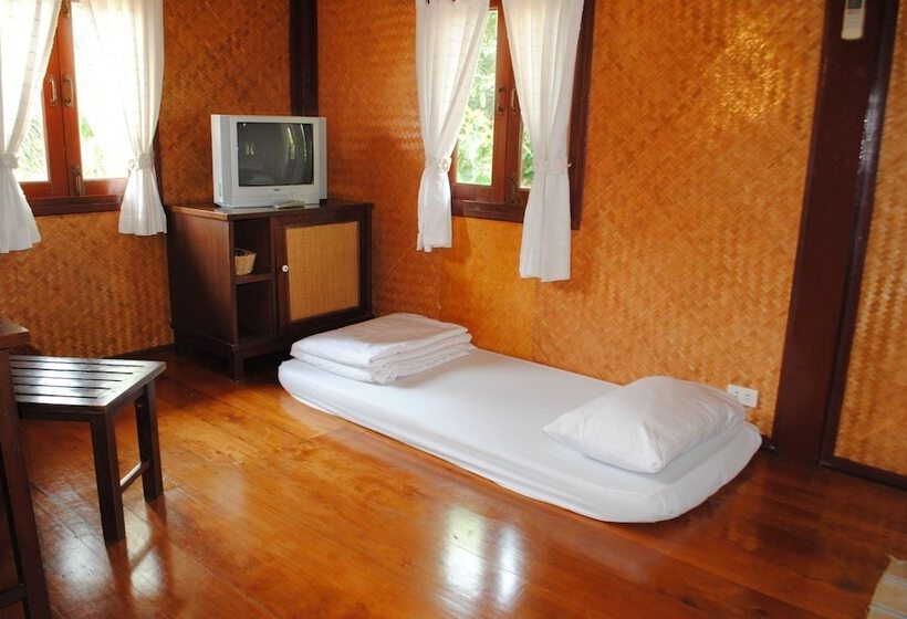 Hotel Baan Thai Resort