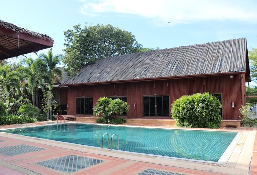 Hotel Baan Thai Resort