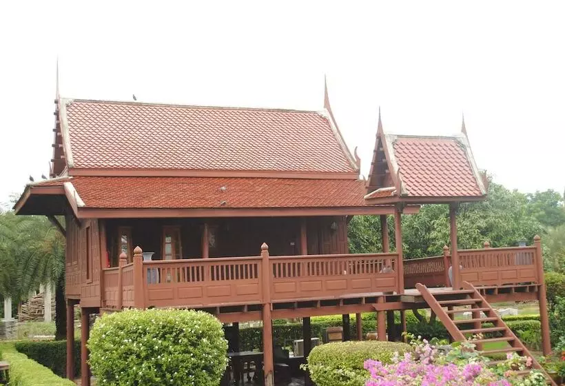 Hotelli Baan Thai Resort