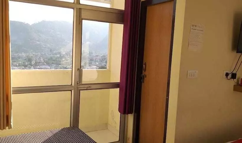 هتل Mall Palace, Pithoragarh