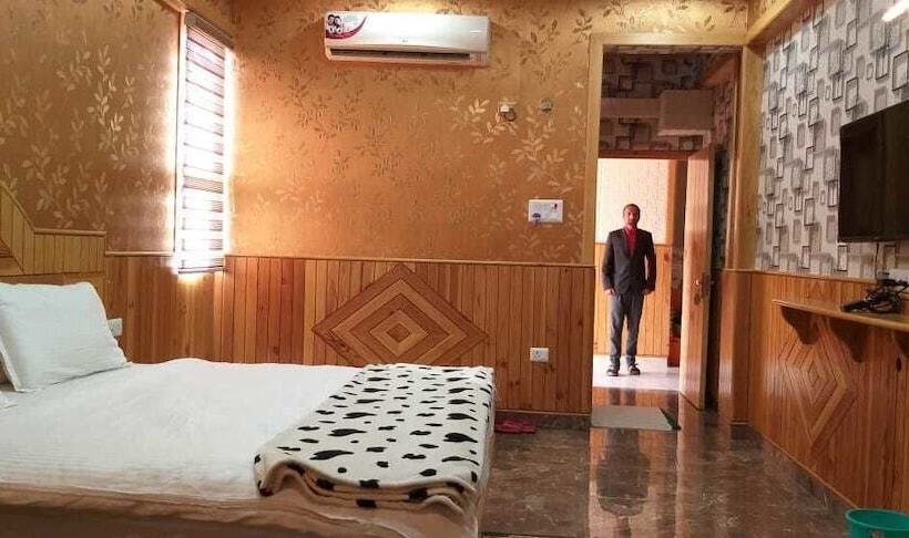 Hotel Mall Palace, Pithoragarh