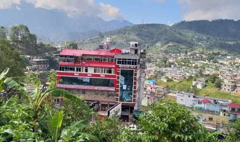 هتل Mall Palace, Pithoragarh