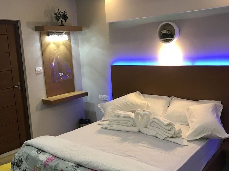 فندق Mehakira Holiday Inn