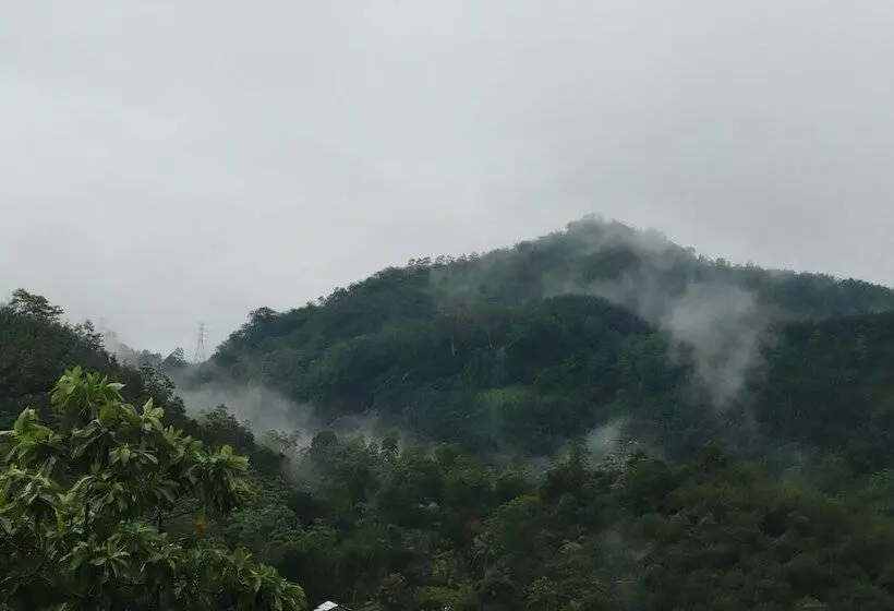 Hotelli Paradise Eco Garden