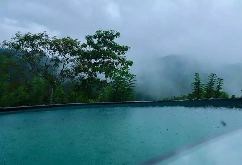 Hotelli Paradise Eco Garden