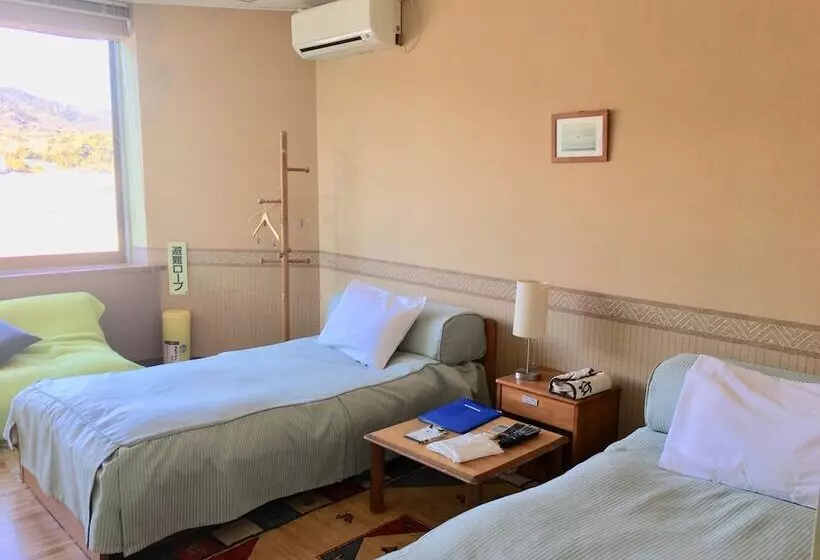 Hotelli Shirahama Mariner