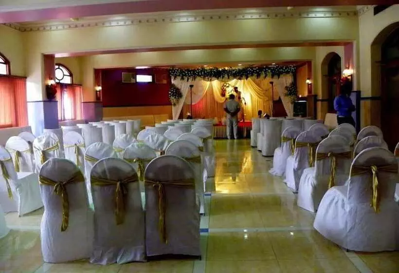 Hotelli Sunshine Inn