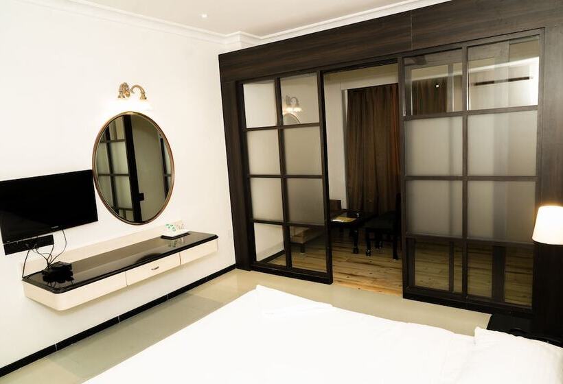 Отель Sunshine Inn