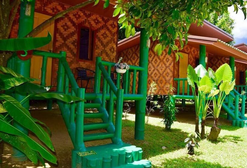 Отель The Royal Bamboo Lodges   Sha Certified