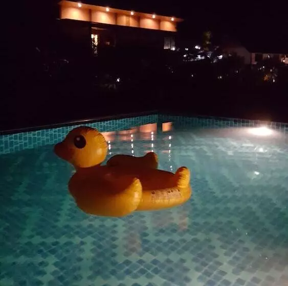 Hotelli The Royal Bamboo Lodges   Sha Certified