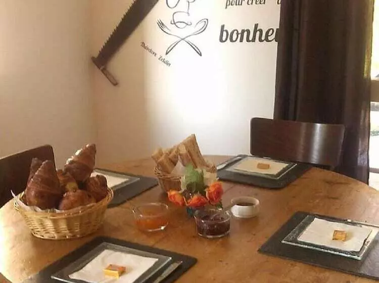 ペンション Auberge De Tesa