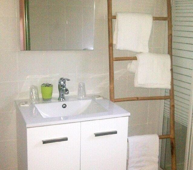 بنسيون Auberge De Tesa