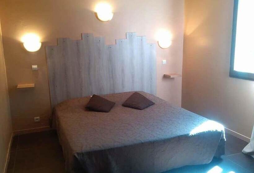 بنسيون Auberge De Tesa