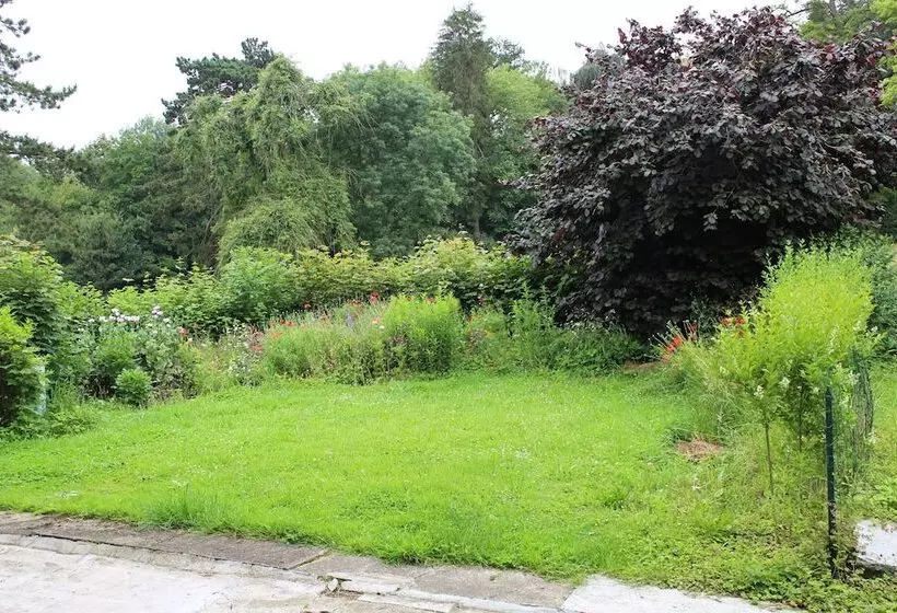 Majatalo Gite Du Chateau De Mecquignies