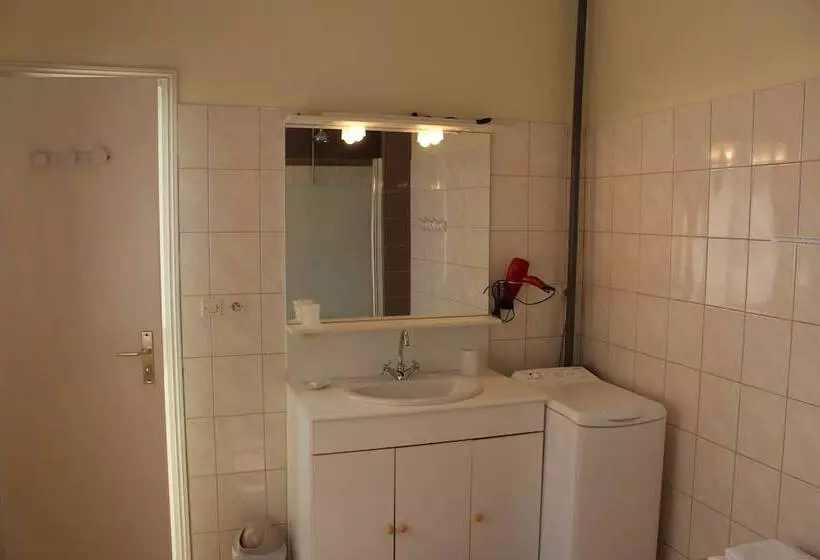 Majatalo Gite Du Chateau De Mecquignies