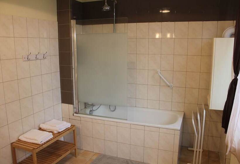 بنسيون Gite Du Chateau De Mecquignies