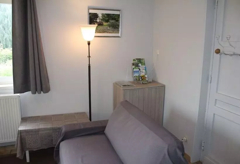 Majatalo Gite Du Chateau De Mecquignies