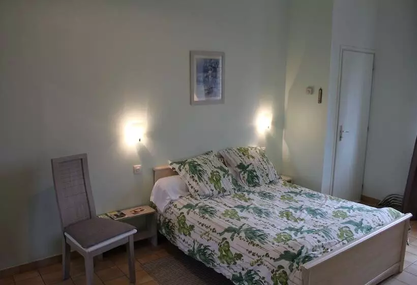 Majatalo Gite Du Chateau De Mecquignies