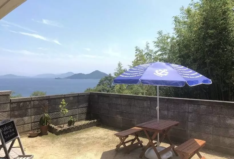 Majatalo Ile D’or Café & Guest House