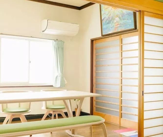 Majatalo Ile D’or Café & Guest House