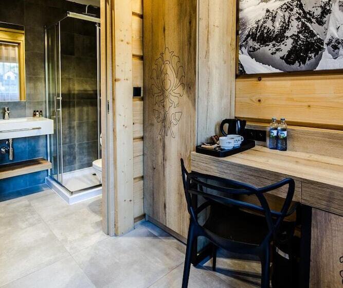 פנסיון Skansen Holiday